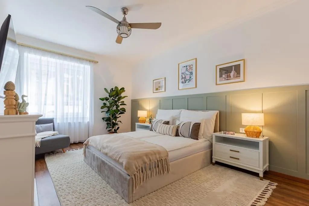 شقة Cozy Complex - The Urban Retreat بودابست 0*,