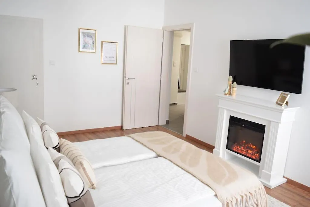 Cozy Complex - The Urban Retreat Apartment Budapest
